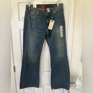 Women’s Vintage flare 572 Levi jeans, size 16w, NWT